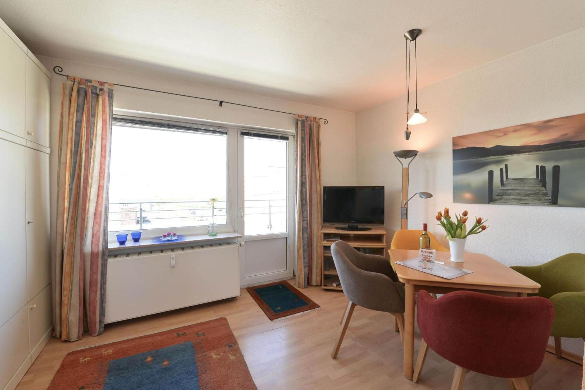 Brandenburger Str. 1 *